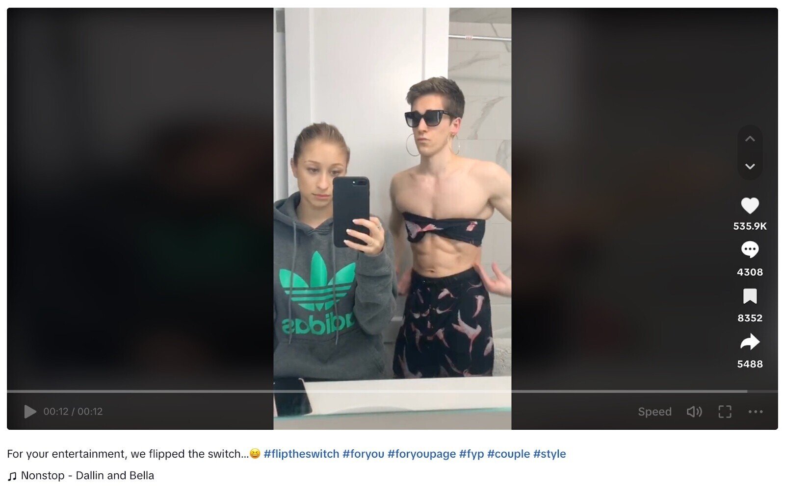 Two people in the TikTok challenge &ldquo;Flip the Switch&rdquo; in a changed outfit