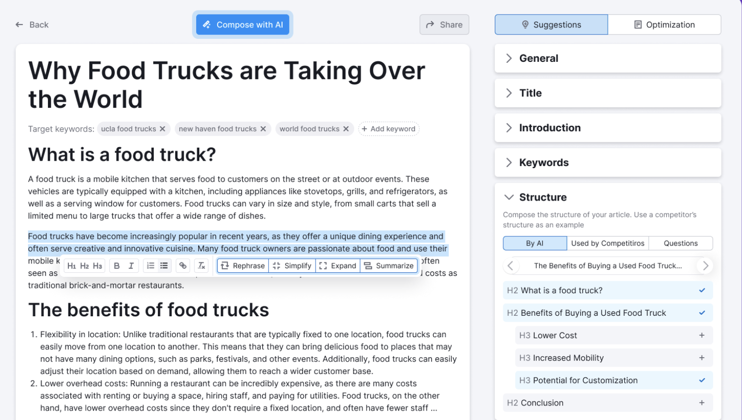 ContentShake&rsquo;s text composition screen. On the left is the article in progress. On the right, the tool suggests edits to optimize it and improve its readability. The &ldquo;Structure&rdquo; section is expanded, showing suggested H2s and H3s to add.
